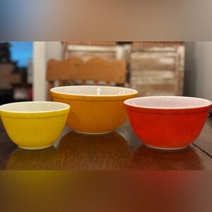 PYREX set 3 mixing bowl